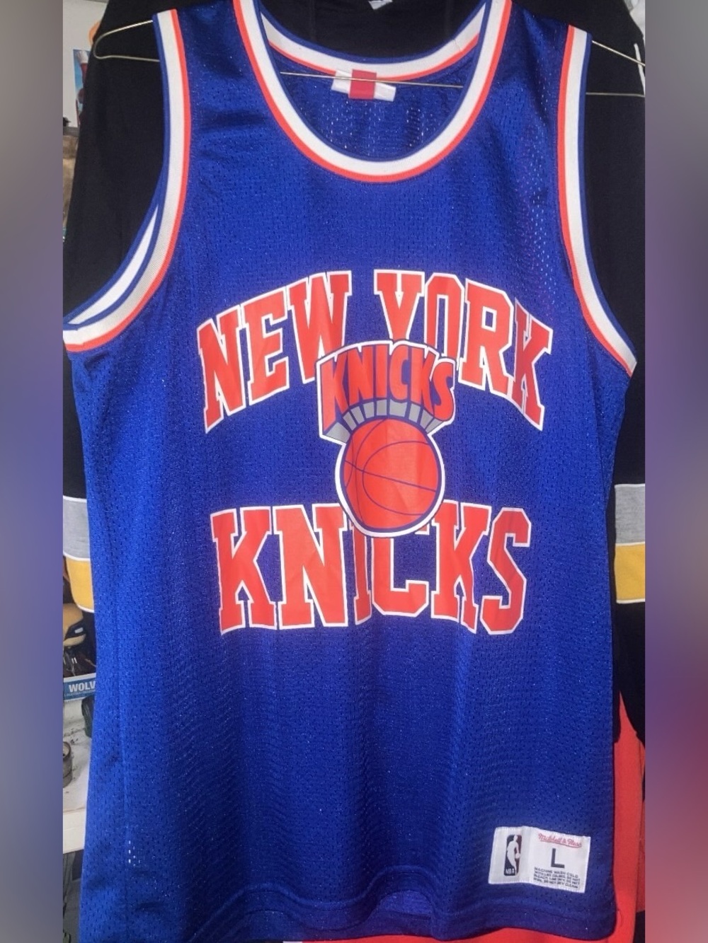 Men’s Large Mitchell & Ness New York Knicks Retro Team Logo Blue Jersey Rare